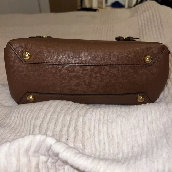 Burberry House Check Derby Leather Small Banner Tote in Tan - Picture 4 of 8